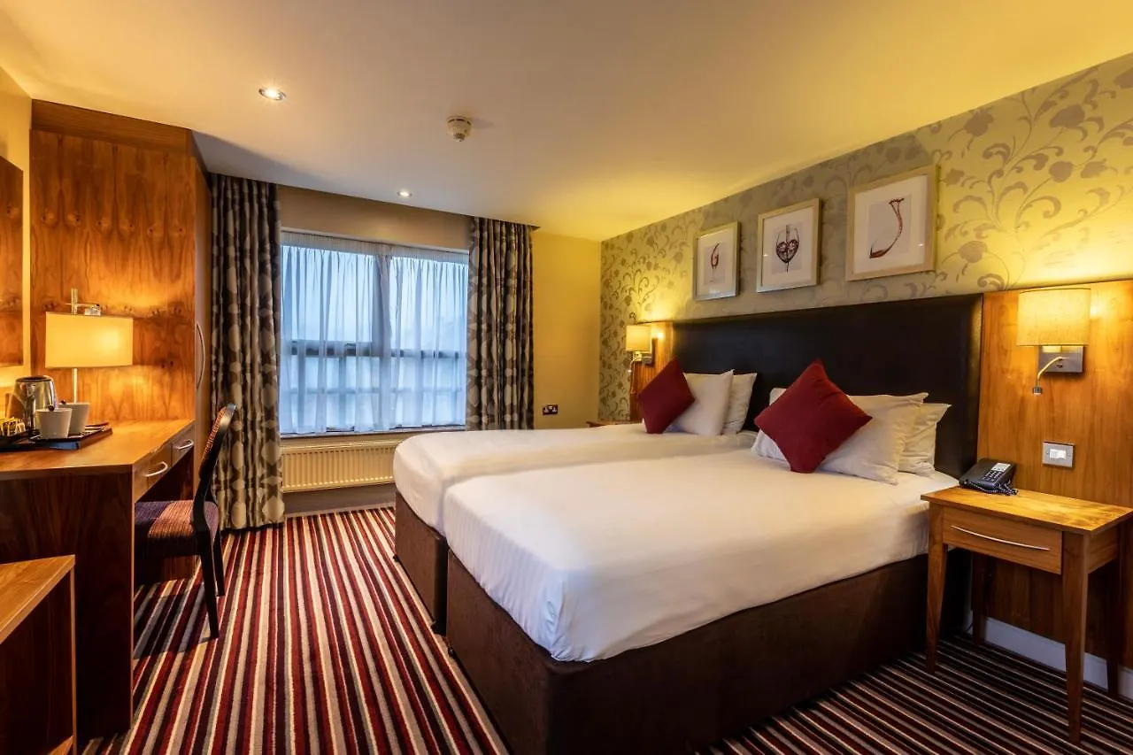 Gloucester Robinswood Hotel, BW Signature Collection 4*,